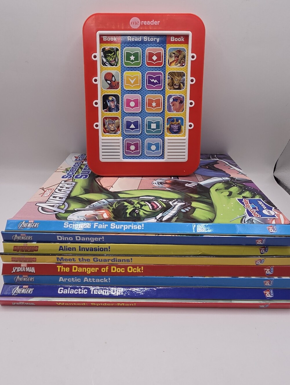 Marvel Super Heroes Me Reader Electronic Reader and 8-Book Library - Picture 1 of 2